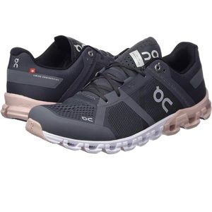 On cloud tennis shoes